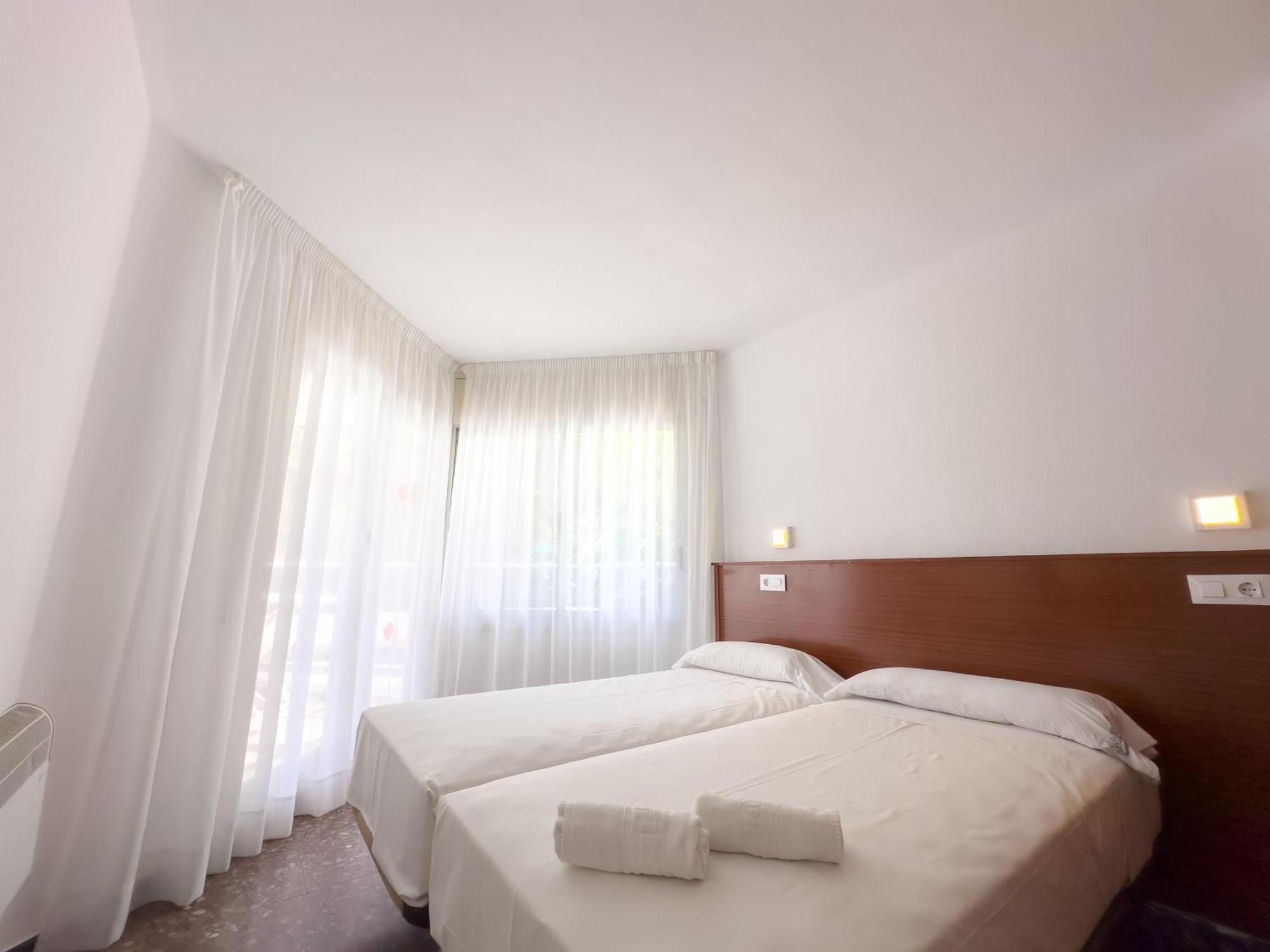 Rentalmar Atlantida Apartamentos Салоу Экстерьер фото